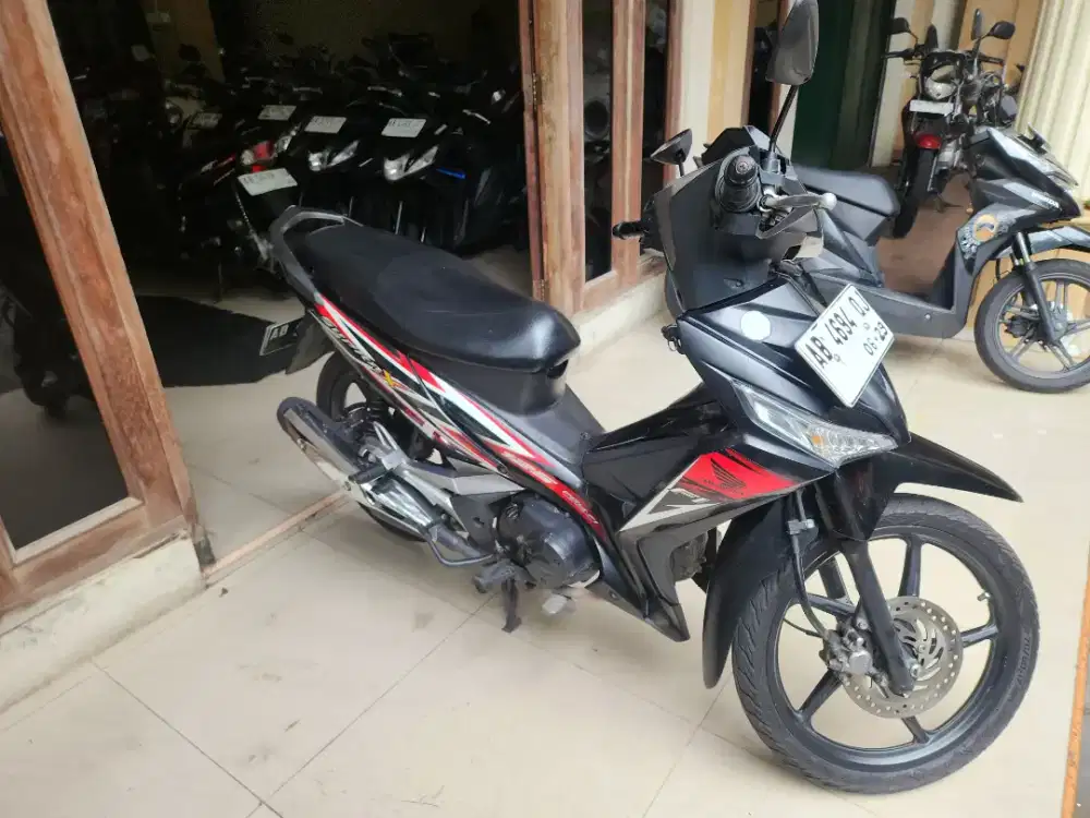 Supra 125 cw f1 2014 hitam Gbm