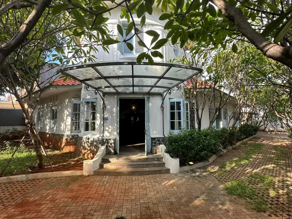 Classical House Asri dan Nyaman Terbaik di Pengangsaan Menteng Jakarta