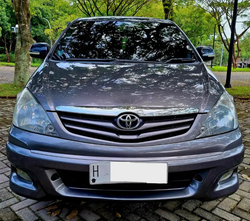 Kijang Innova Tahun 2010 At