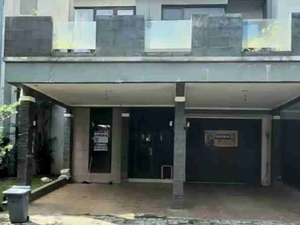 disewakan rumah sudah renovasi posisi depan taman cluster eternity the icon bsd