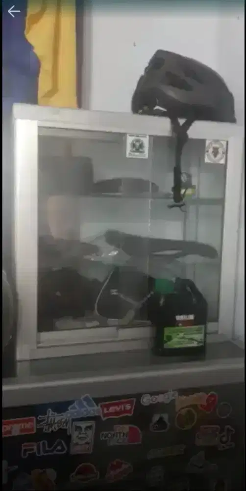 Etalase rokok alumunium kaca (bekas)