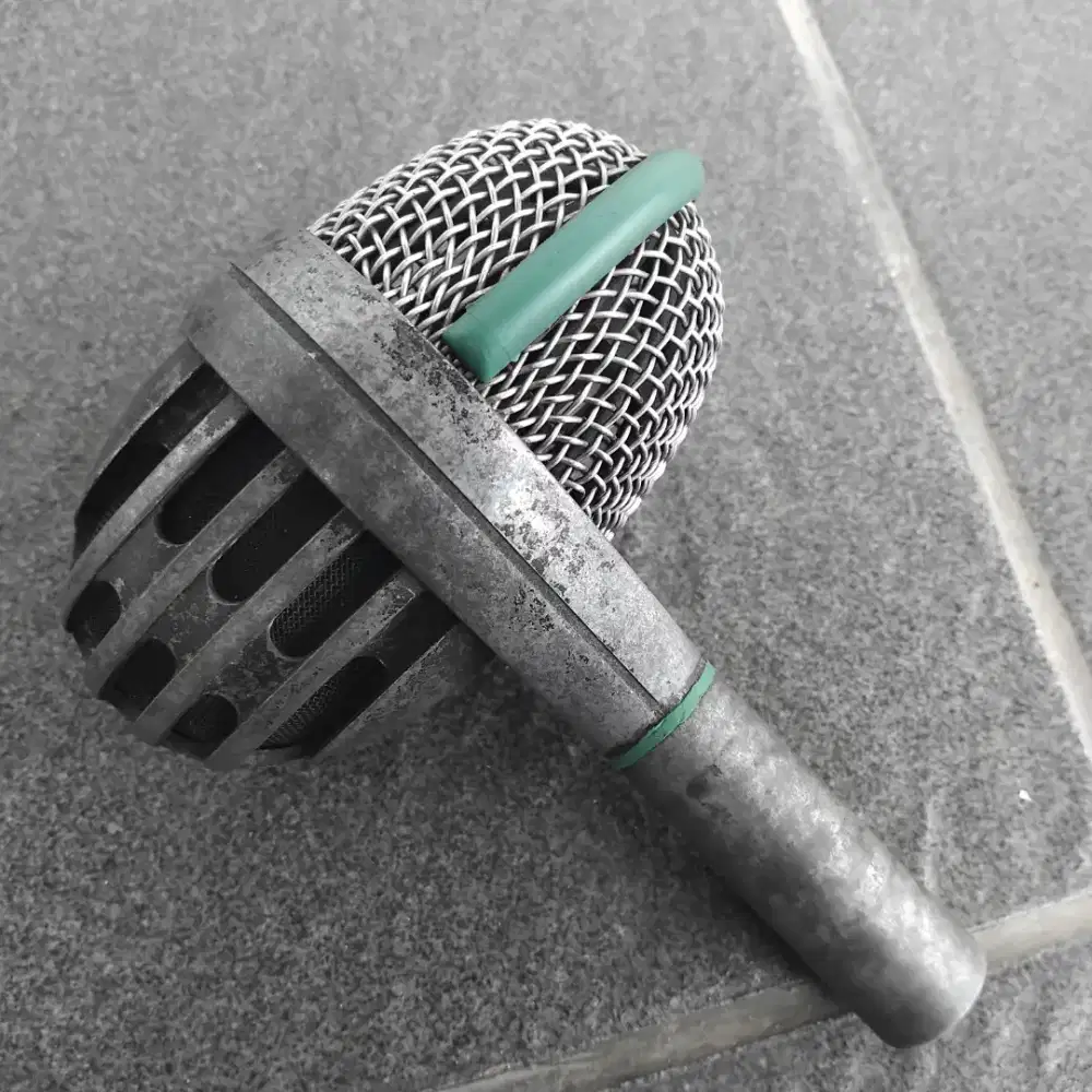 MIC BASS DRUM AKG D112