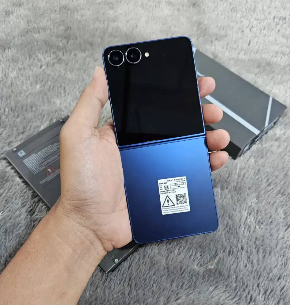 Samsung Z Flip7 12/512GB Likenew