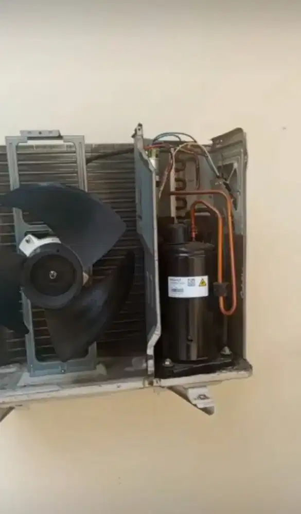 SERVICE AC PERBAIKAN DAN MAINTENANCE