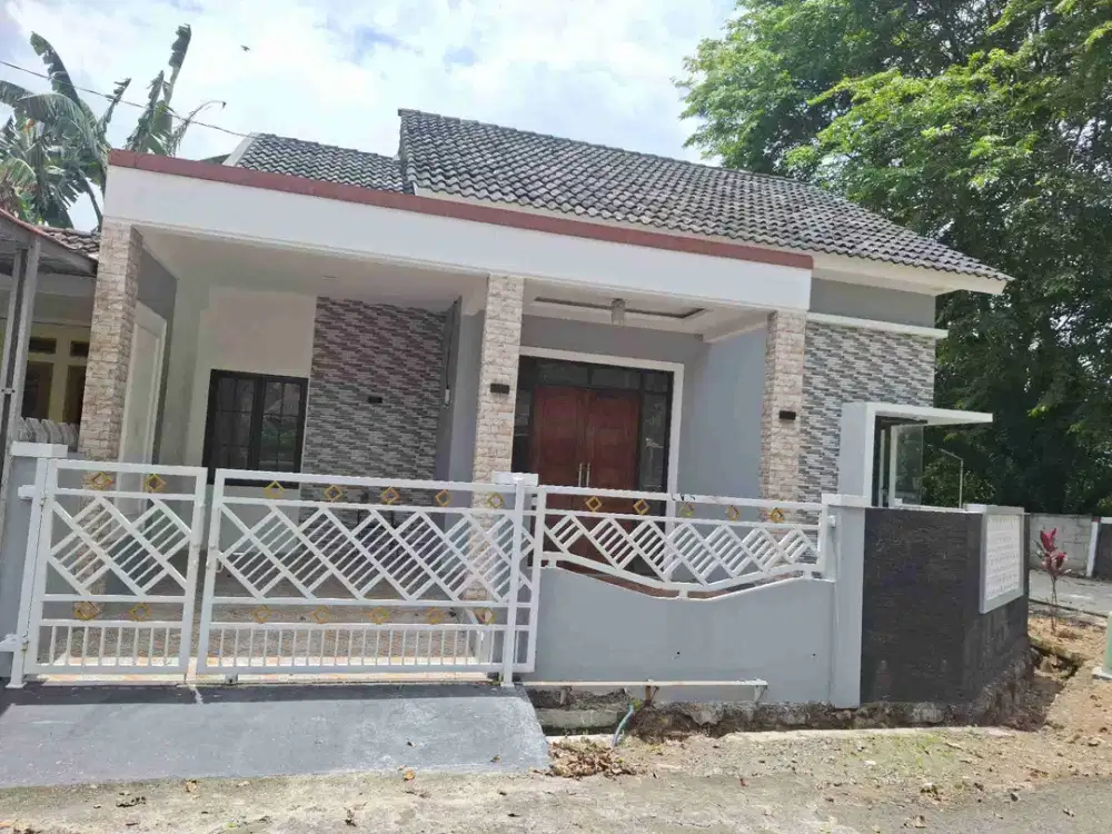 Dijual Rumah di hoek siap huni di Citra Indah City Jonggol