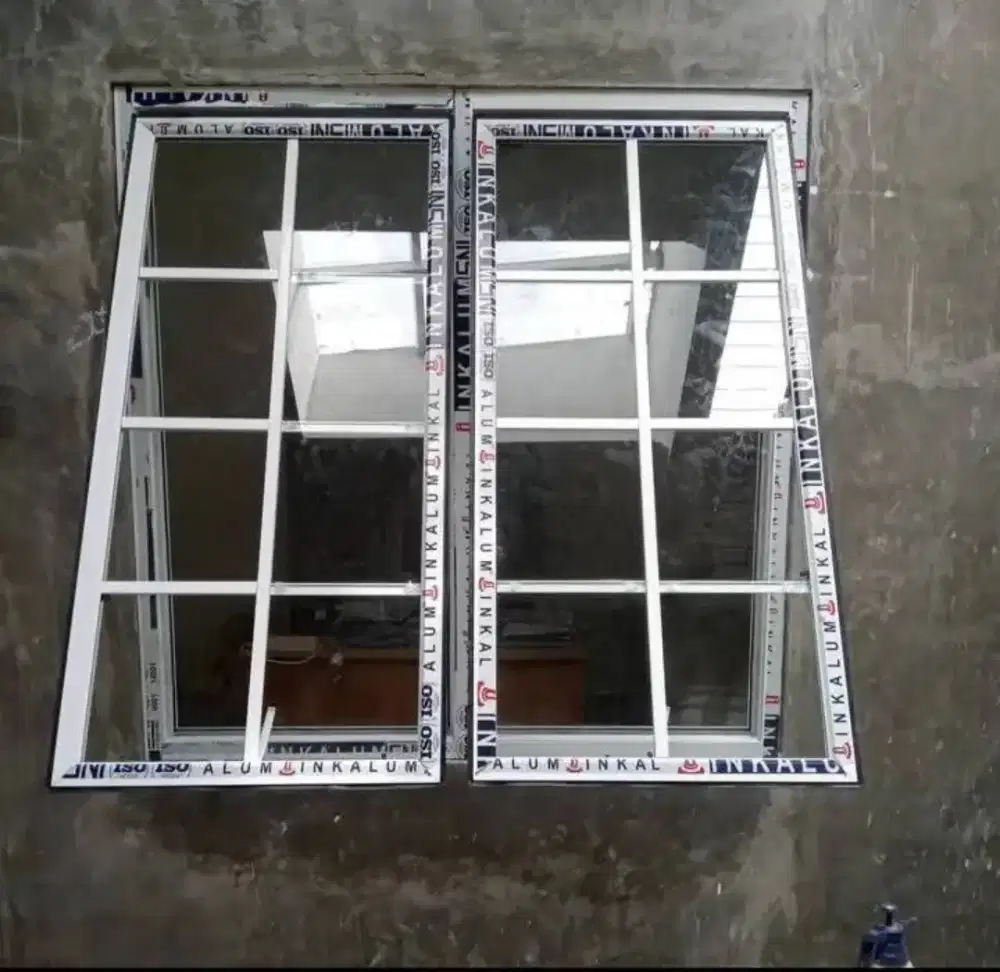 Melayani pembuatan pintu jendela partisi kitchen set almunium