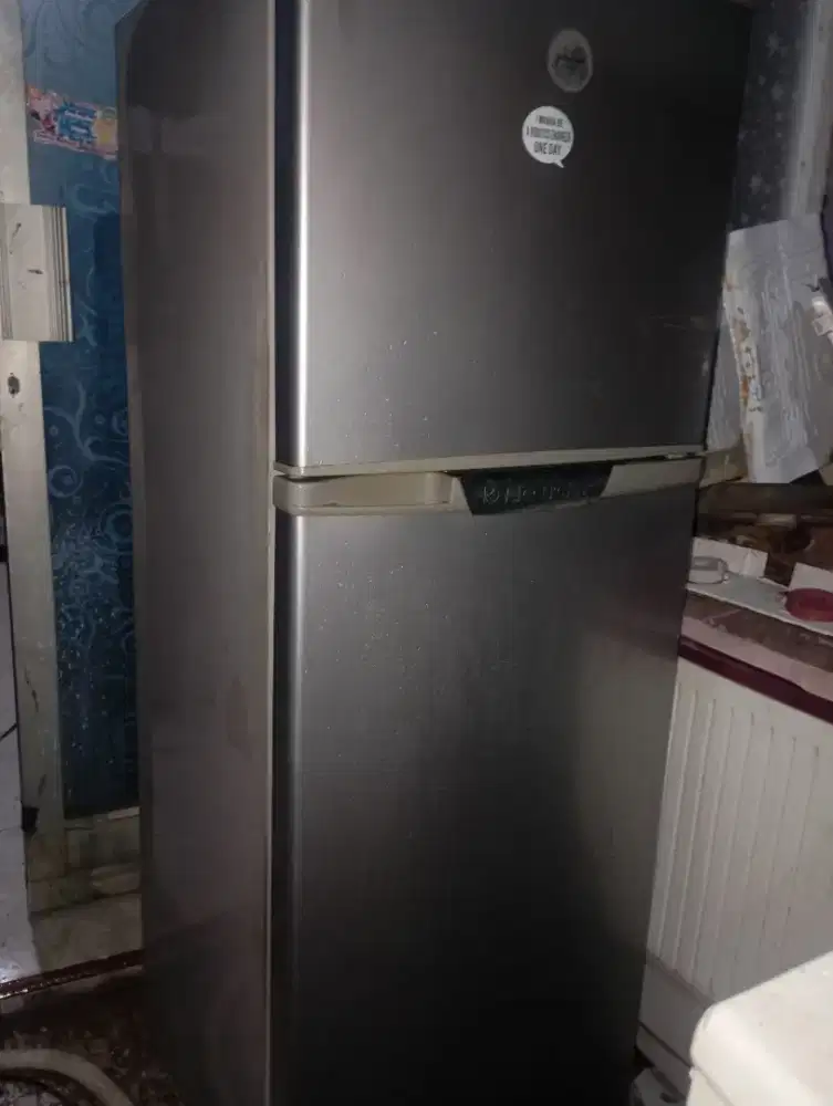 Kulkas elektroluk 2 pintu ori