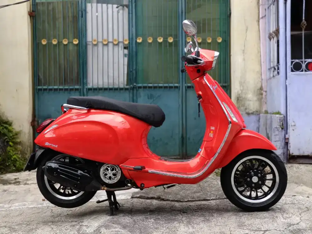 Vespa sprint 150cc tahun 2014/tt boleh gan cash lebih bagus