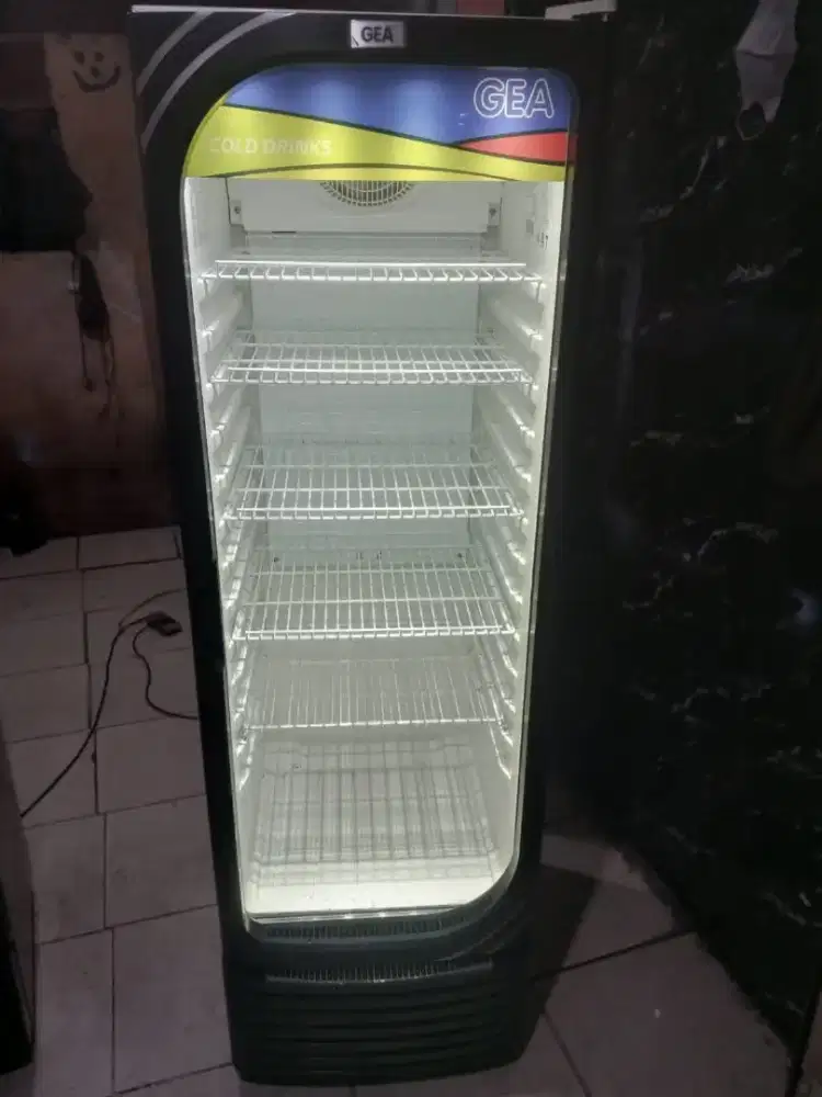 Jual showcase kulkas pendingin minuman ukuran 5 rak merk GEA