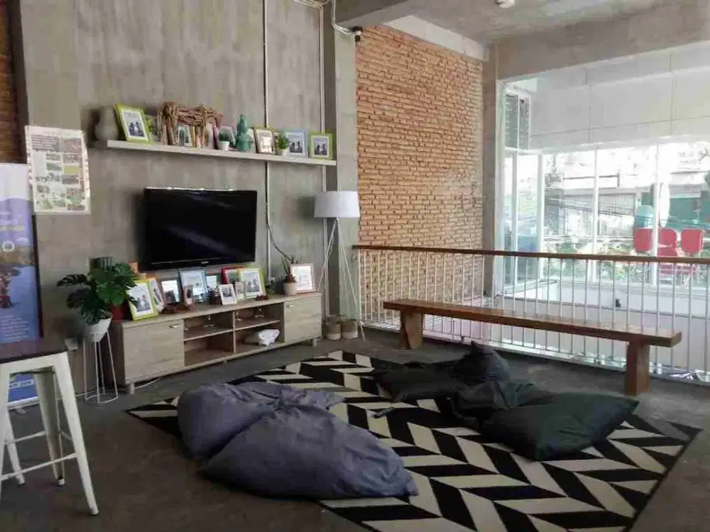 Dijual hotel tinggal jalan kaki ke alun alun malang