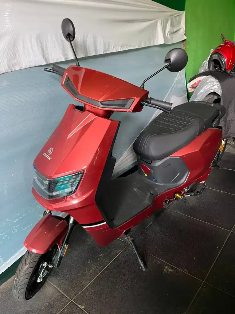 SEPEDA LISTRIK EXOTIC VARILUX SR