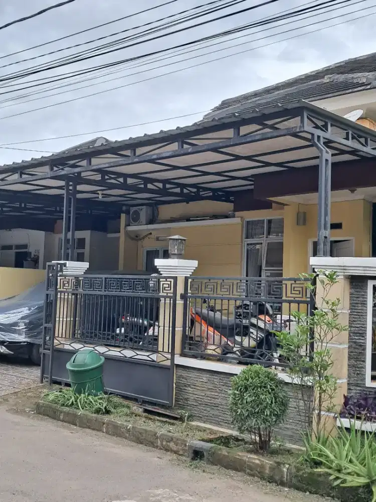 Over kredit Rumah 2 Lantai Kristal Garden Residence Cibinong