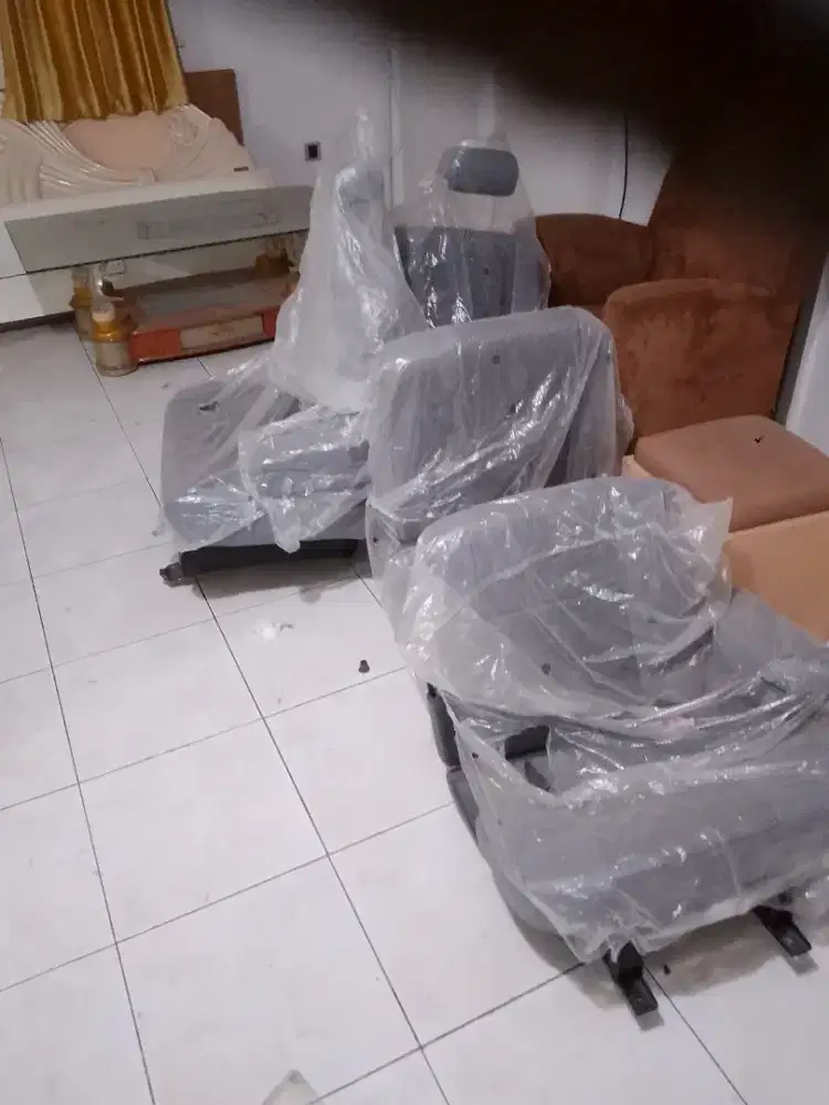 Bangku mobil geremex