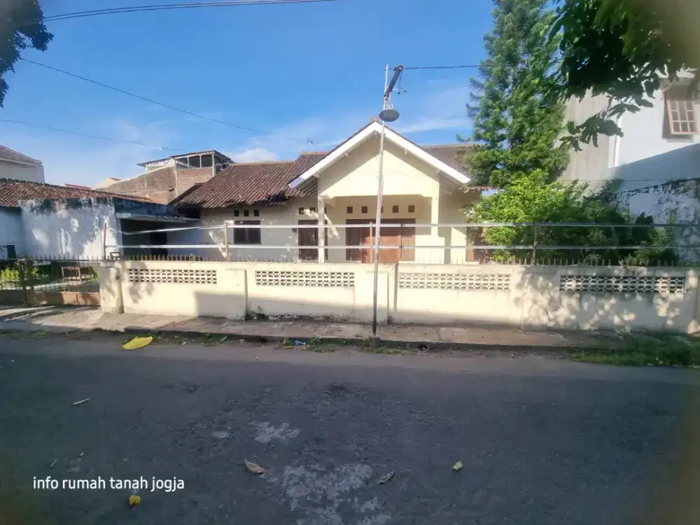 Jual rumah kodya umbulharjo dekat xt square