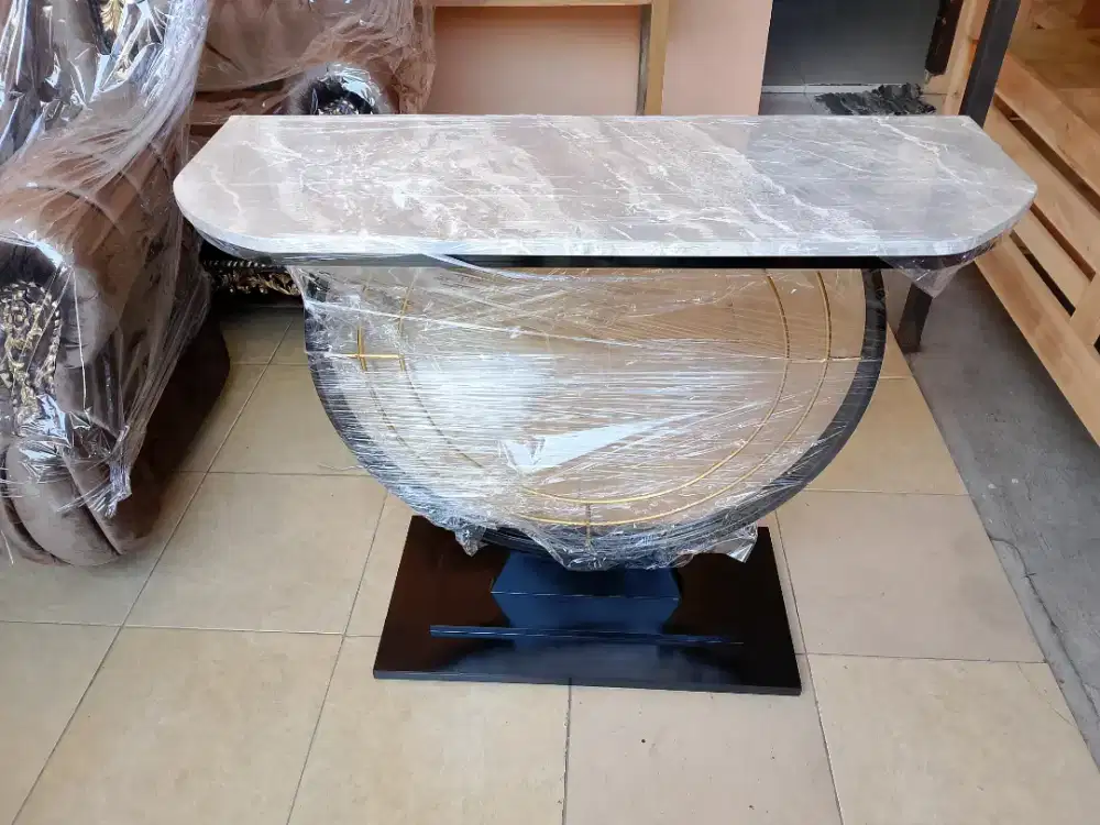 Meja Konsul/Meja Hias Besi