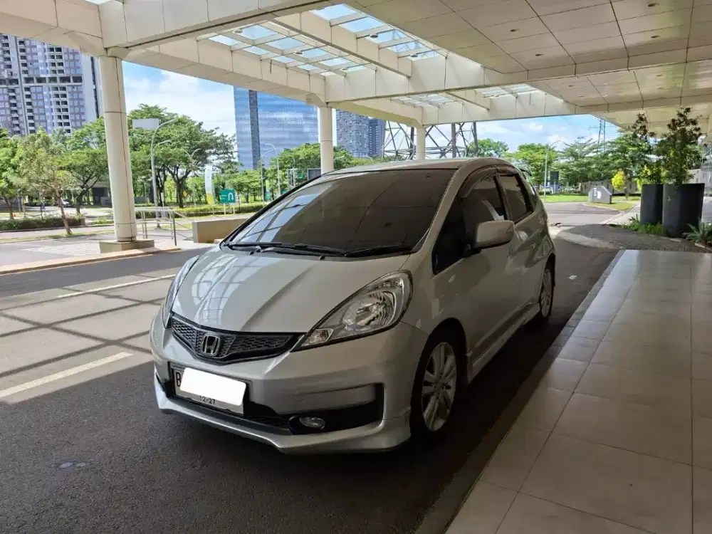 Honda Jazz Rs thn 2012 AT matic sangat terawat pajak lama setahun