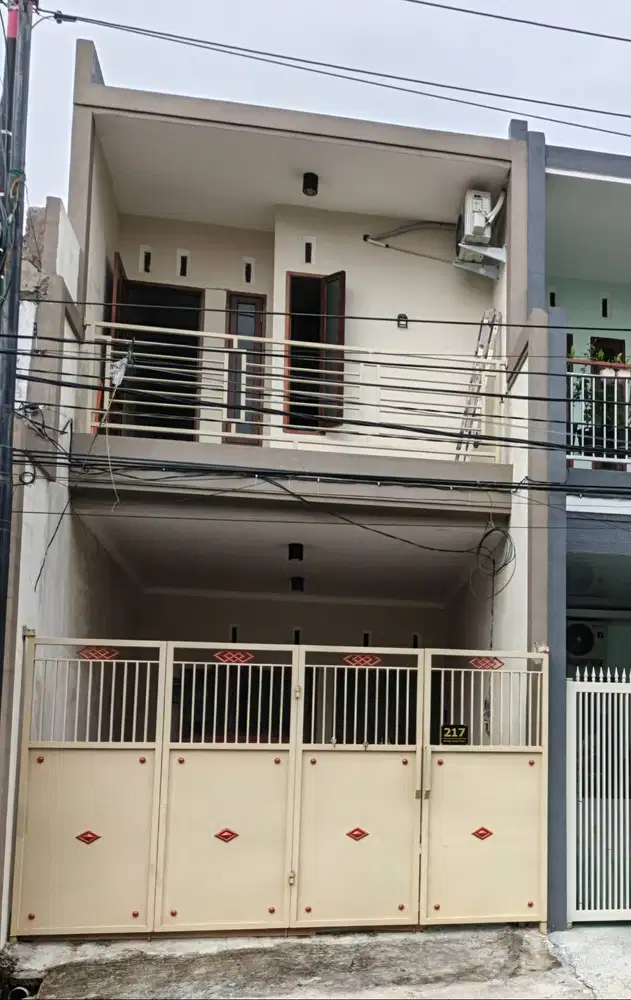 Rumah Murah Strategis Karang Empat Besar, Karang Asem, Tambaksarii