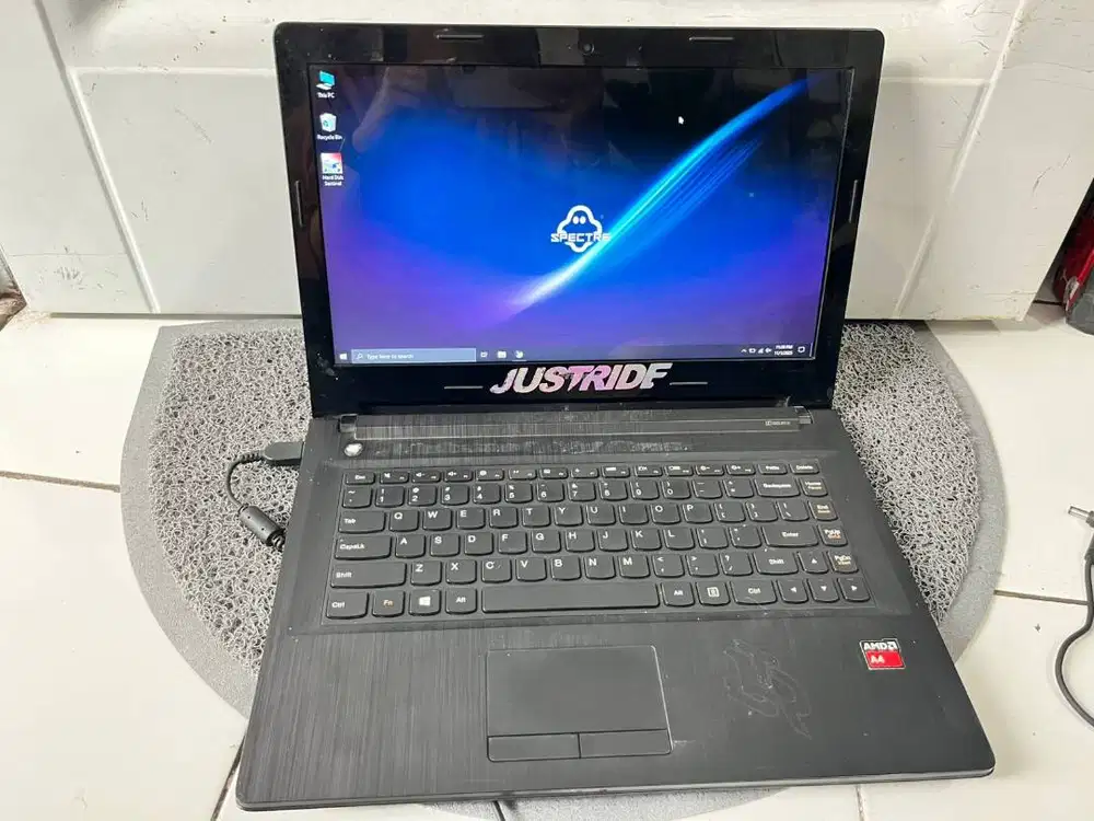 Laptop lenovo g40-45  Uk 14inch Windows 10 pro 64bit Amd a4-6210
