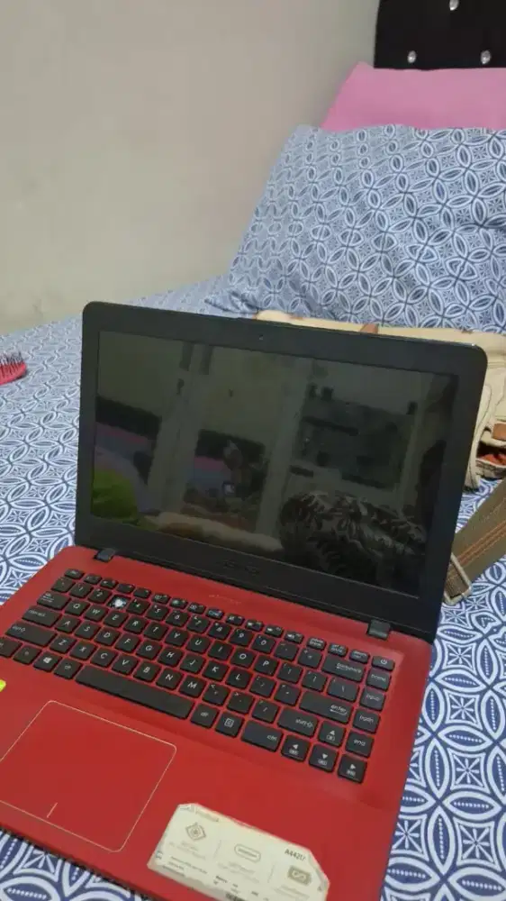 Laptop asus vivo booka442u