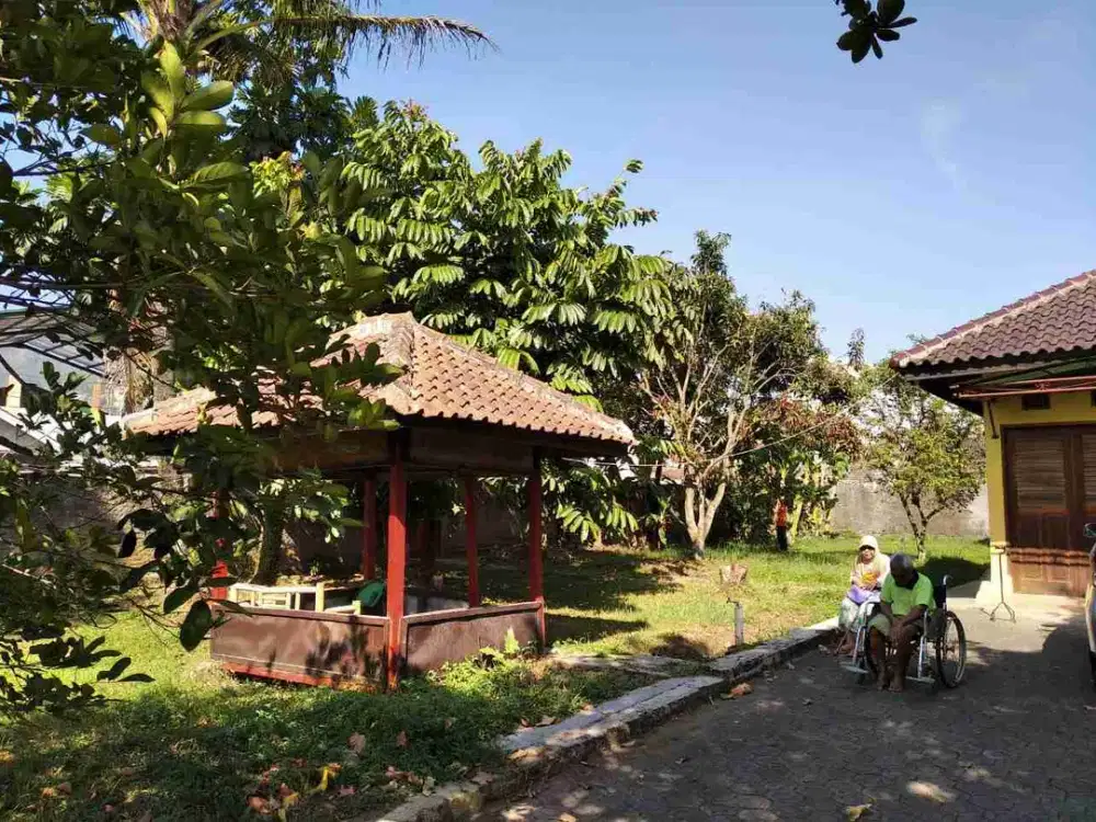 rumah siap huni luas murah strategis terawat bisa untuk usaha di Ciparay