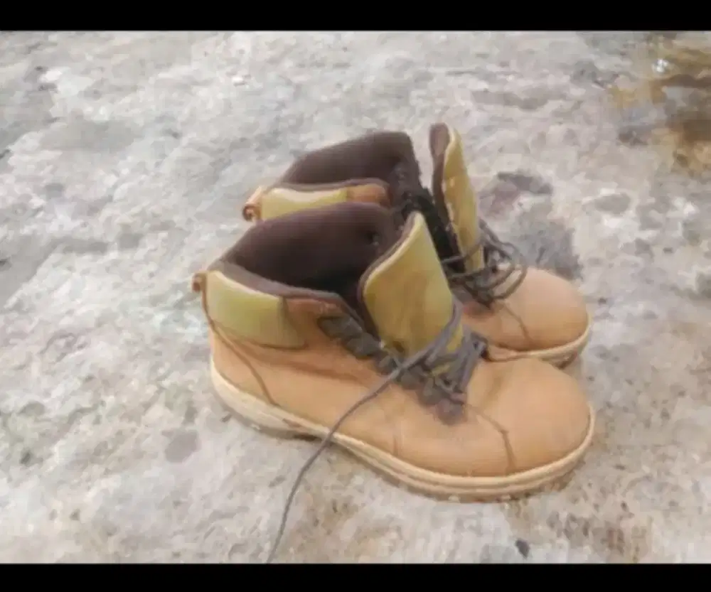 Jual sepatu warna coklat