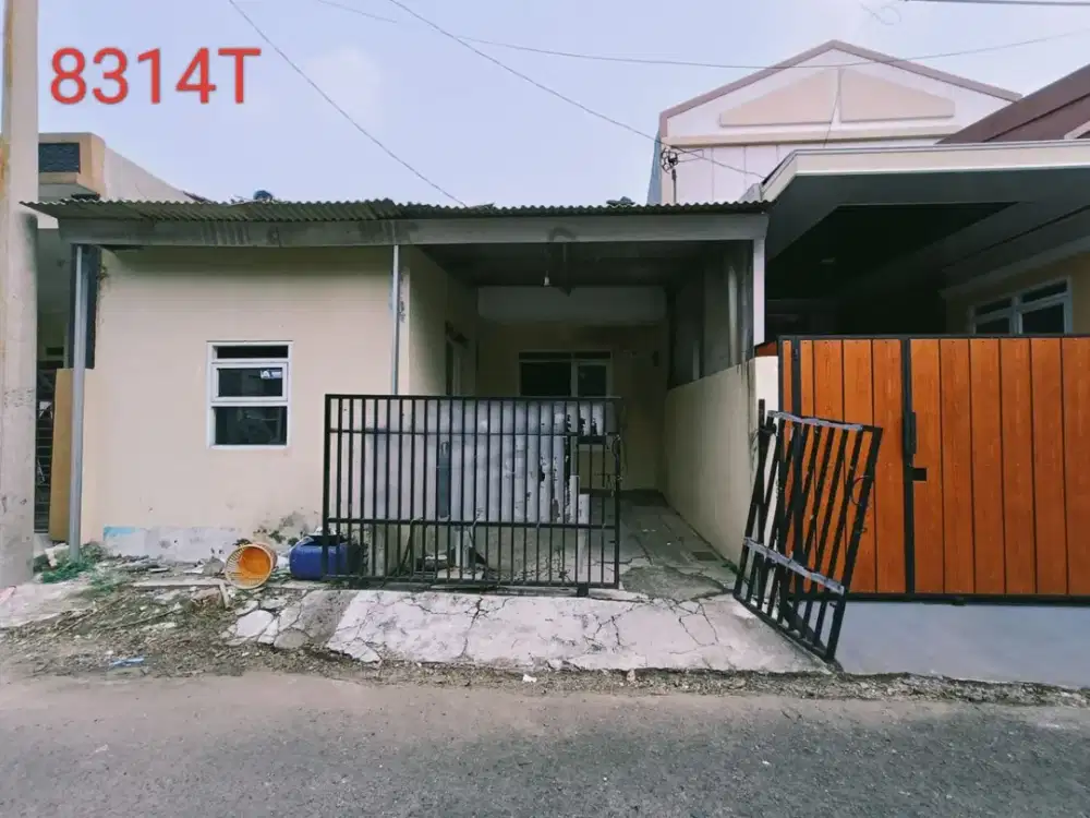 Dijual Rumah tempat strategis di Citra Indah City