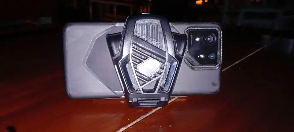 FOR SALE — ASUS ROG Phone 8 (24GB RAM / 1TB Storage) + AEROACTIVE FAN