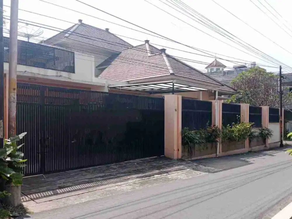 Rumah Mewah Luas dan Strategis di Solo