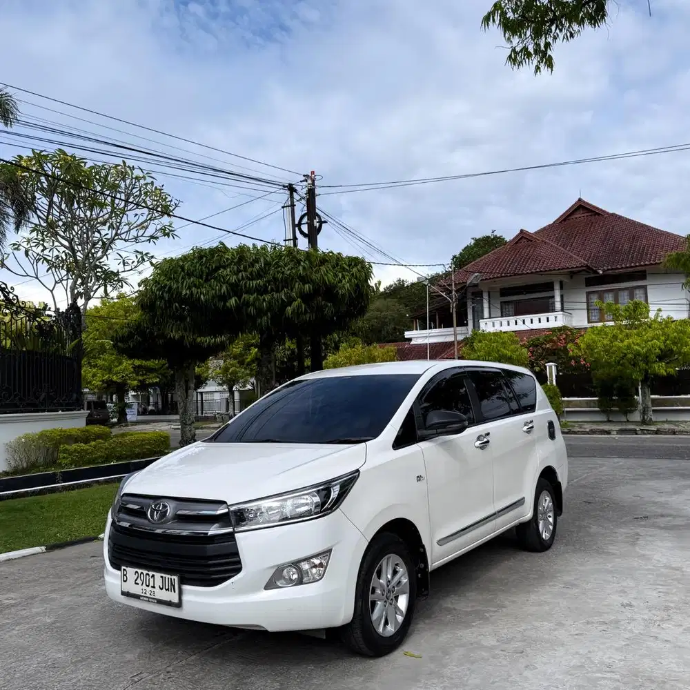 Innova reborn G manual bensin istimewa km 30 rb an