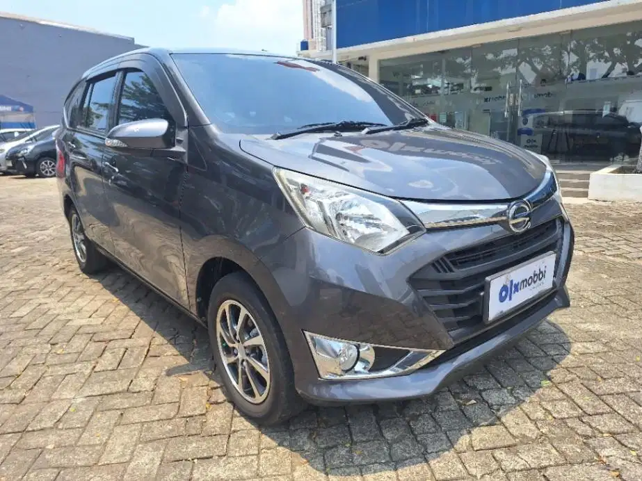 DP MURAH Daihatsu Sigra 1.2 R Bensin-AT 2017 Abu-Abu CBOKB