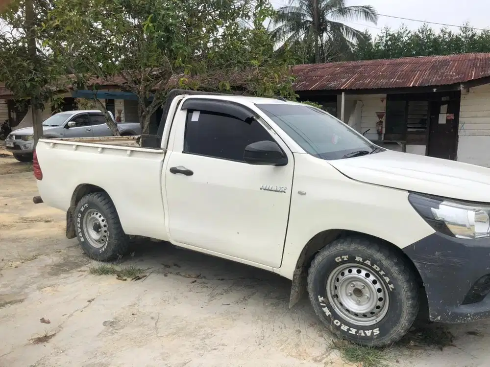 Hilux single cabin 4x2 diesel