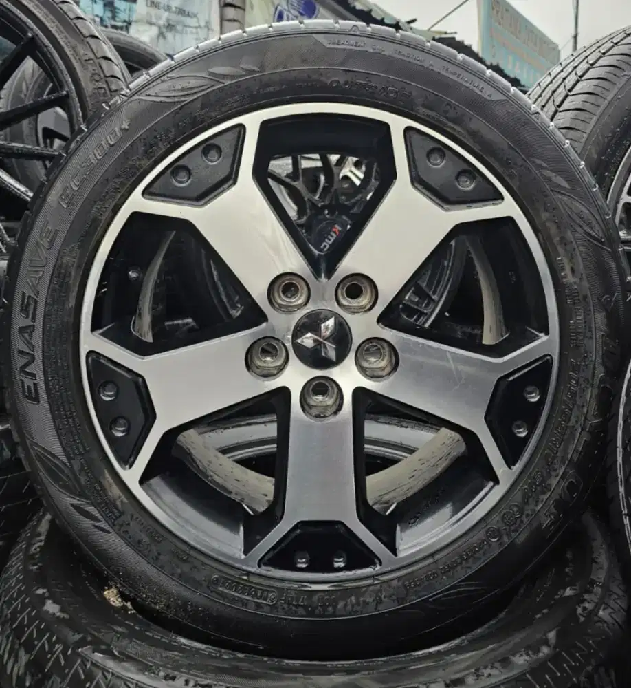 Velg OEM Xpander Cross R17 PCD5x114.3 Velg Ban 4pcs kondisi bagus