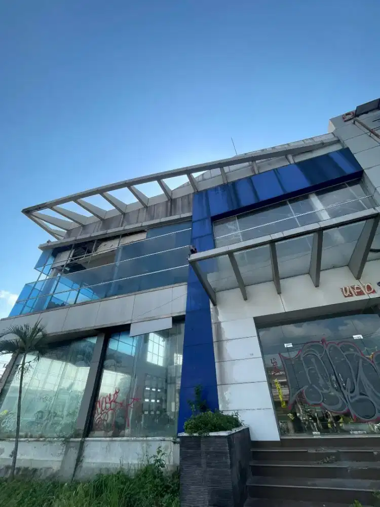 Disewakan Eks Supermarket Nol Jalan Urip Kediri dekat Alun-Alun