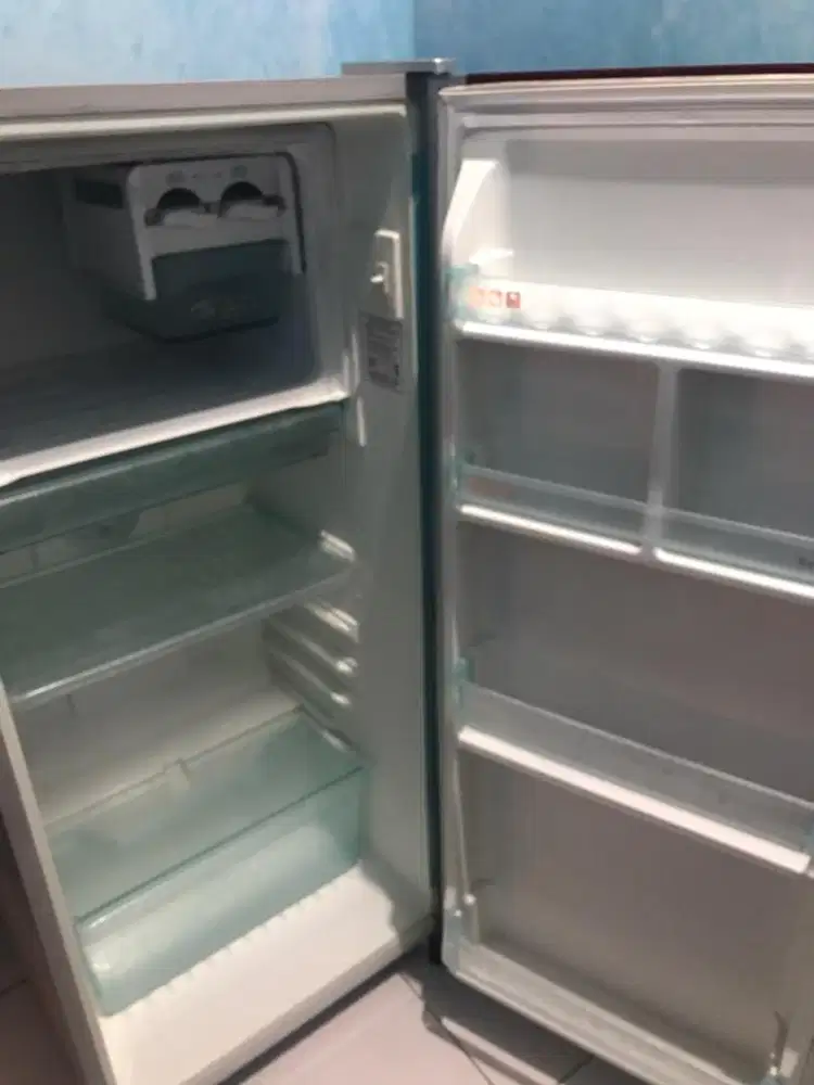 Kulkas polytron 1 pintu