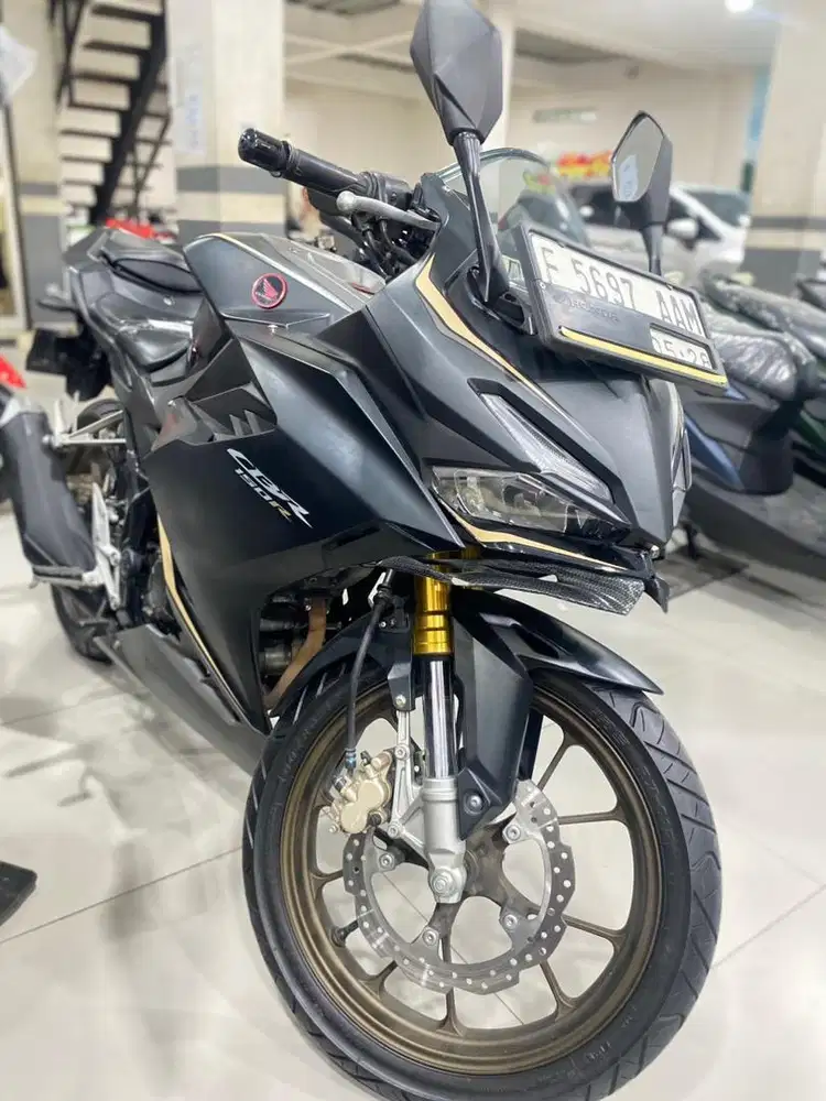 Ready cbr 150 r pajak on unit cakep