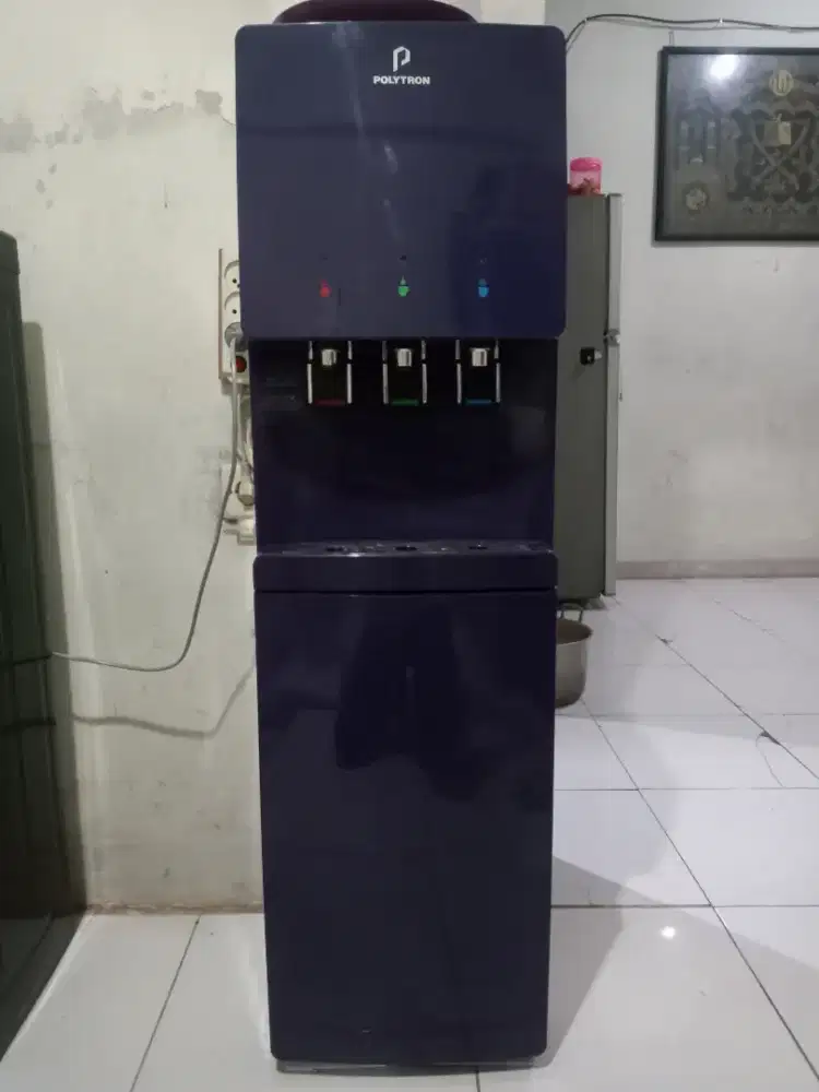 Dispenser Polytron galon bawah PWC 778