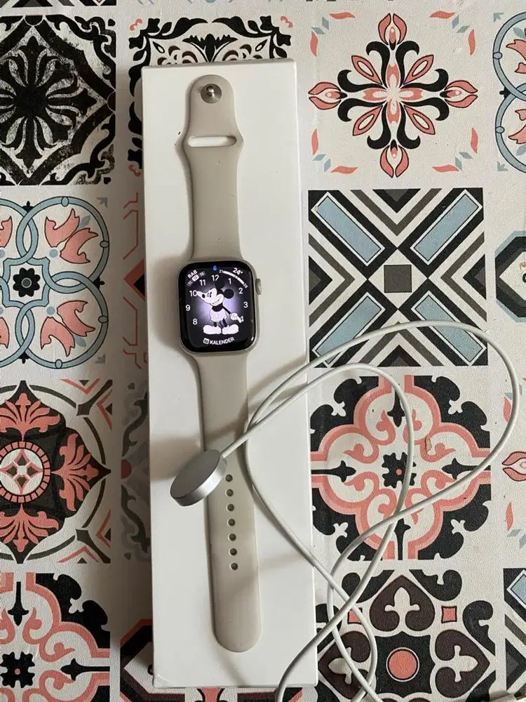 Apple watch series 8