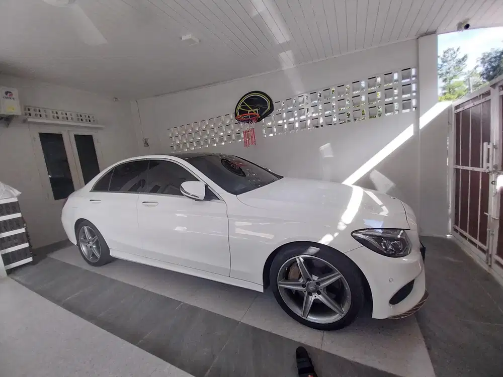 Mercedes-Benz C250 2015 Bensin