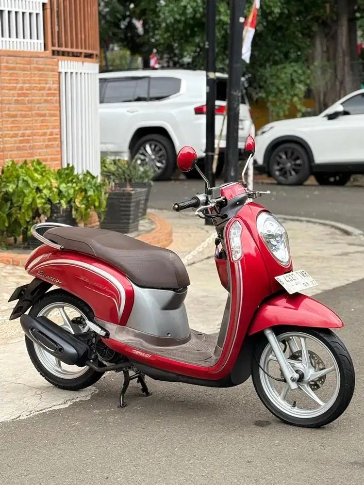 HONDA SCOOPY Fi ESP, THN 2016, KM 10RBAN SIAP PAKAI