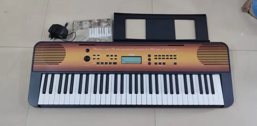 Yamaha PSR E360 Maple bekas mulus