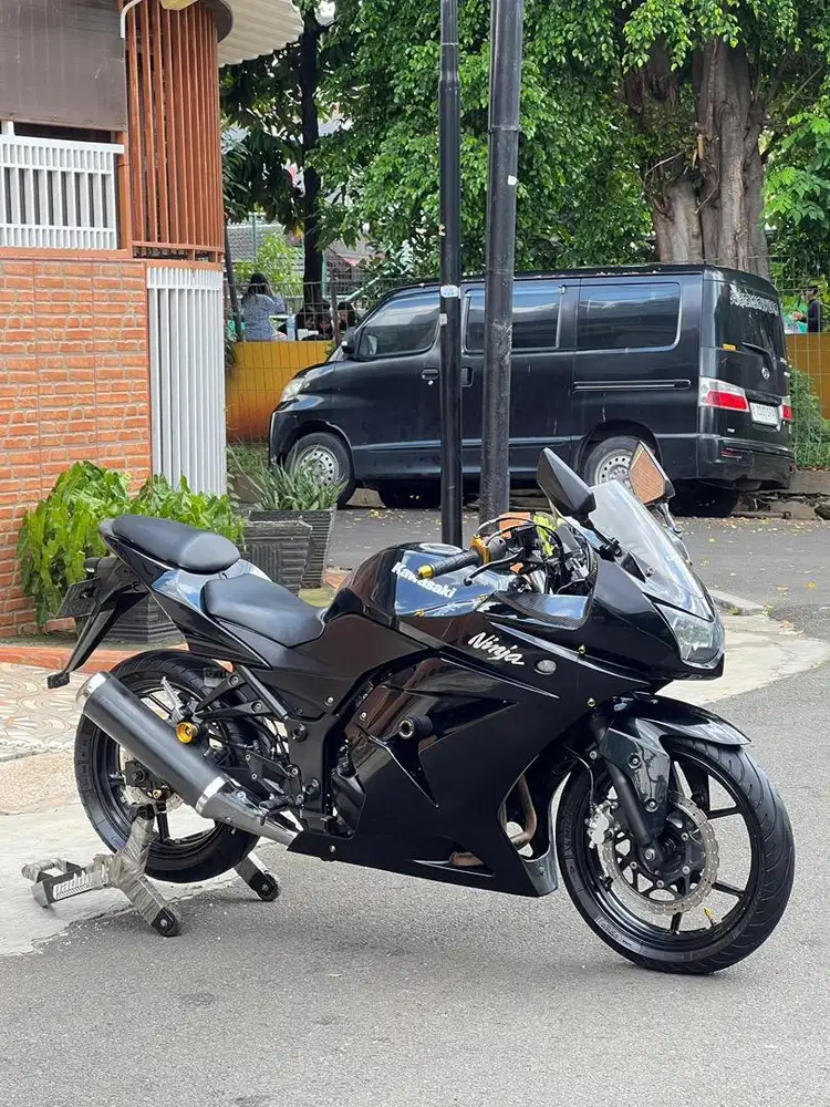 KAWASAKI NINJA 250, THN 2008, KM LOW 25RBAN SIAP PAKAI.