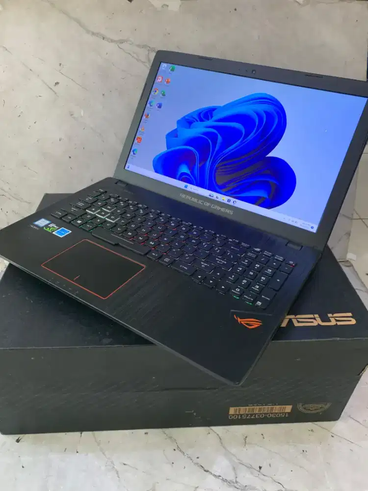 Laptop Asus ROG Strix GL553V core i7 gen 7 ram 8gb ssd 512gb+HDD 1TB