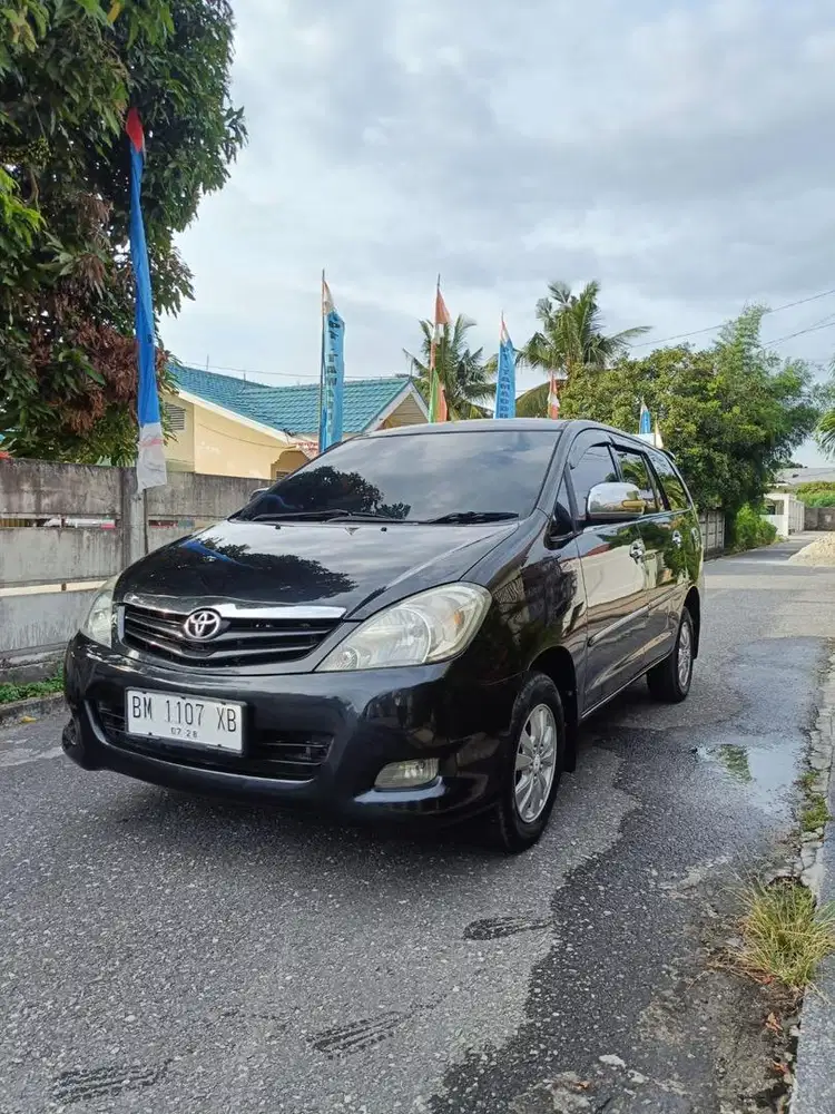 Kijang Innova G 2.0 MT 2011