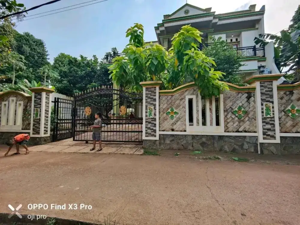 Rumah mewah bangunan gedong siap huni 6 kamar tidur