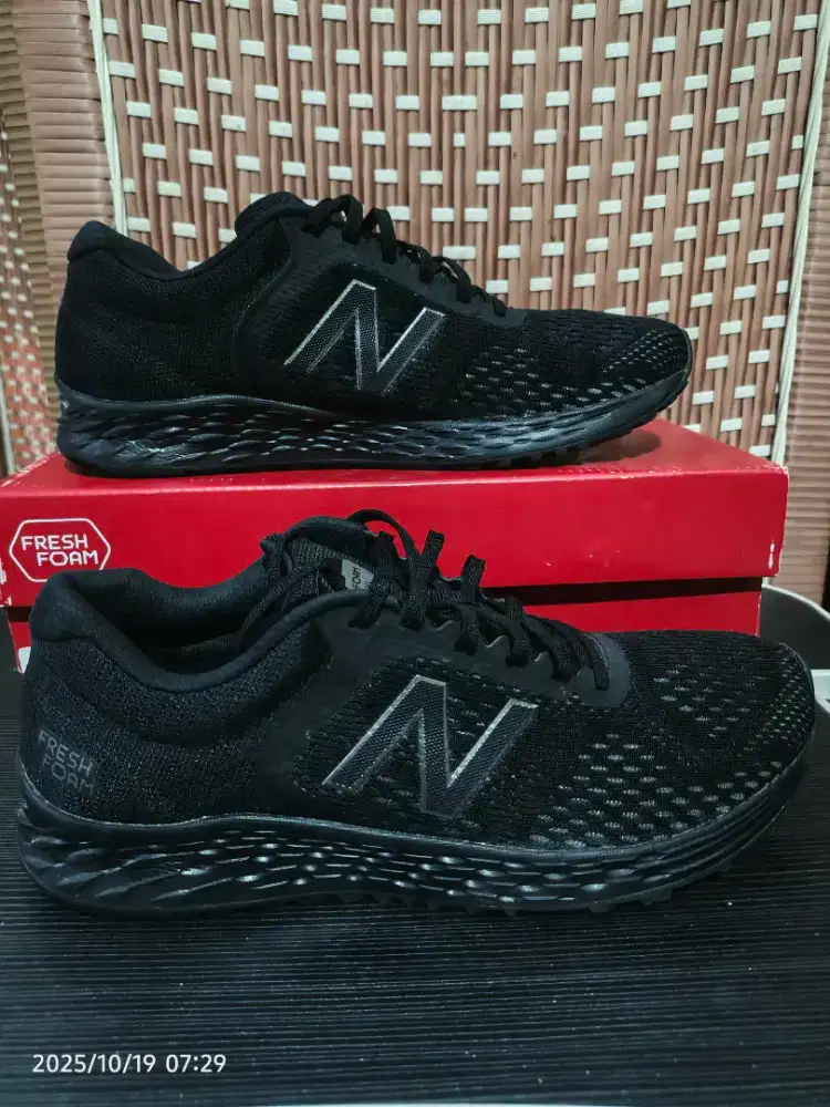New Balance Arishi Size 42.5 Ori