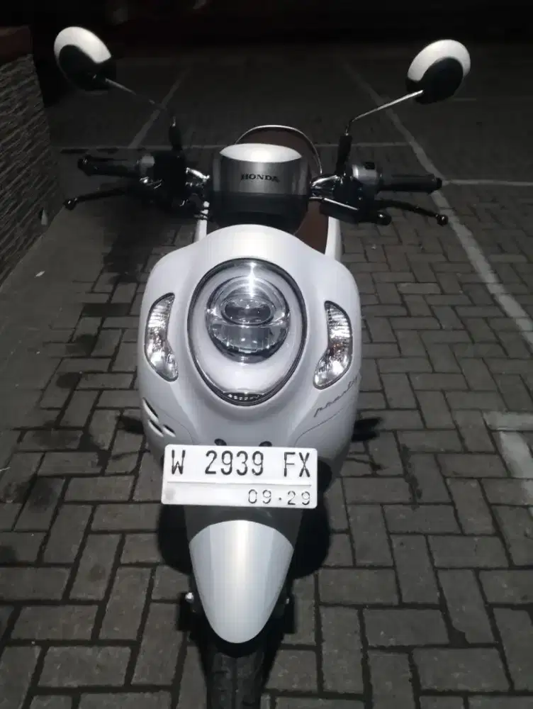 Dijual Scoopy prestige 2024 w Gresik kilometer 6000