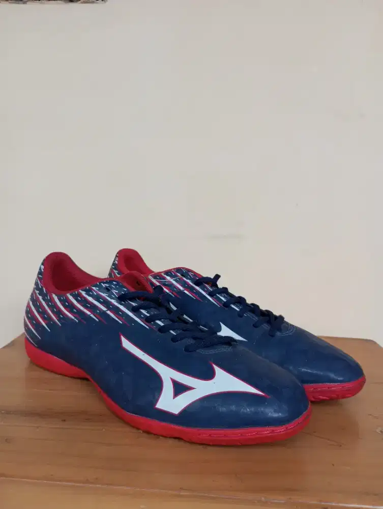 Mizuno Basara 104 IN