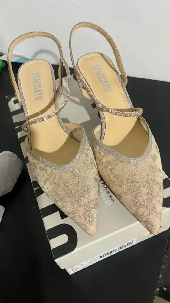 Dijual Sepatu Wanita / Heels Stacato Baru size 40 - Branded Murah