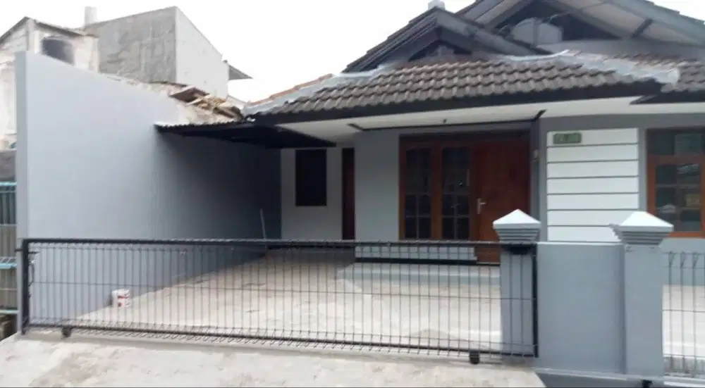 Rumah Hoek Siap Huni di Taman Cibaduyut Indah Bandung