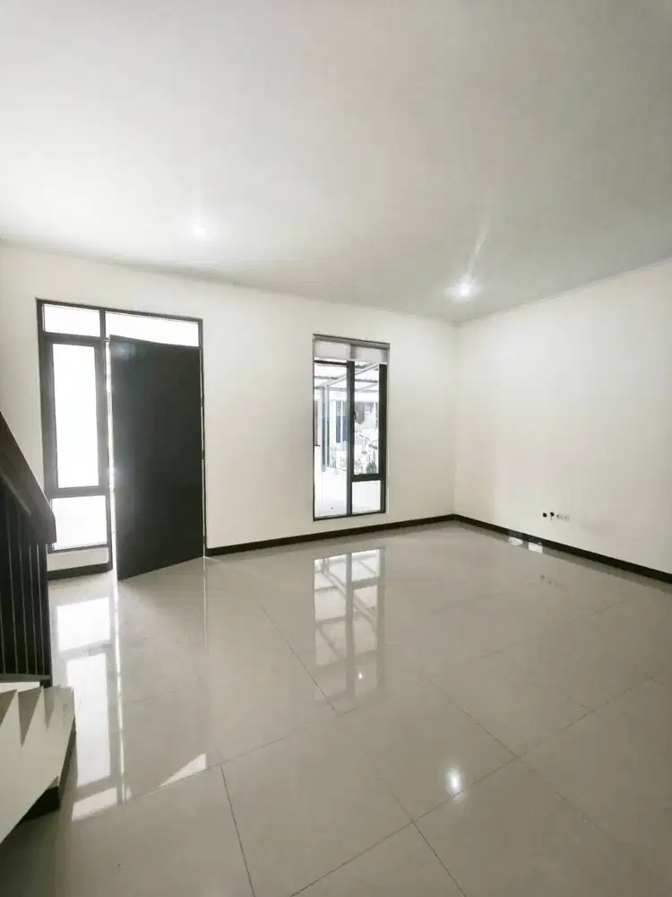 Rumah Minimalis 2 Lantai Siap Huni di Taman Kopo Indah 5 Bandung
